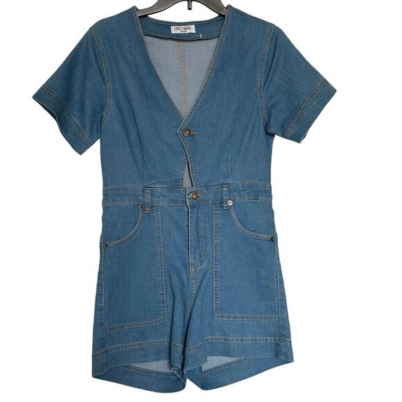 NWOT Lost Muse Womens Size Eight Denim Romper - Picture 1 of 7
